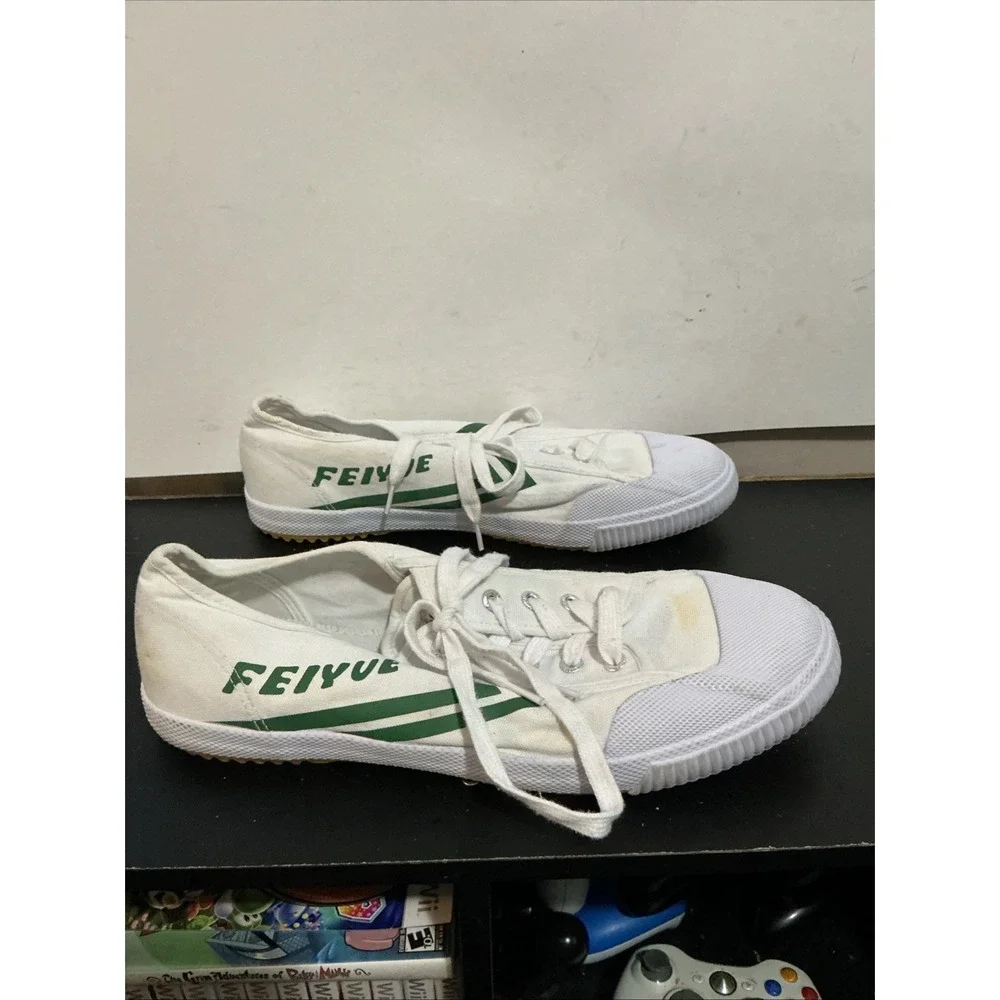 Feiyue Classic Sneakers with Green Stripes and Logo. Size 13 Men's